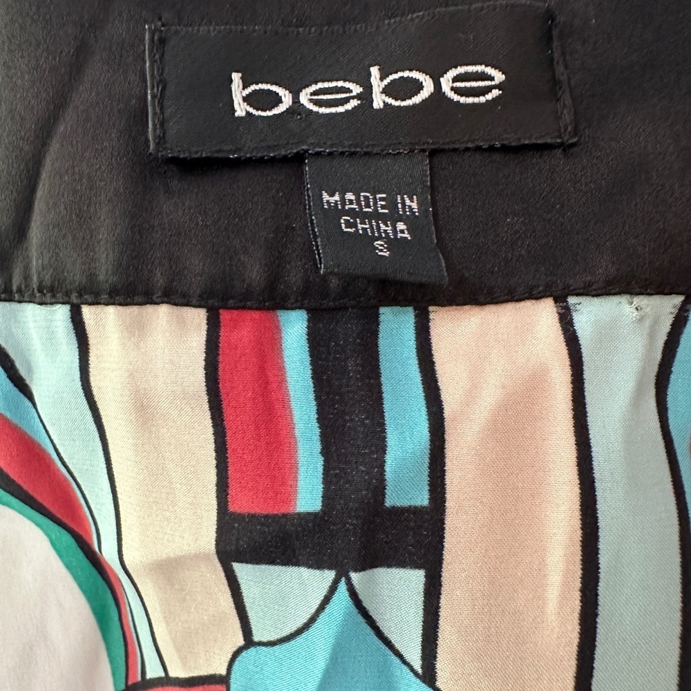 BeBe 100% Silk Graphic V-Neck Dress Size Small - Picture 15 of 16